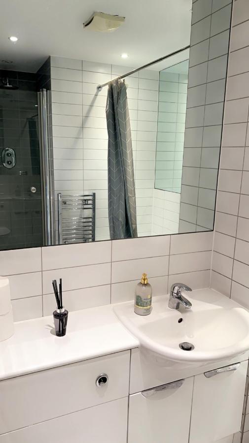 Cozycomfy Luxury Apartment Лондон Экстерьер фото