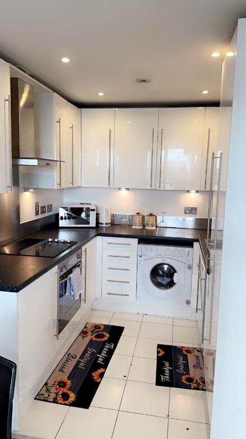 Cozycomfy Luxury Apartment Лондон Экстерьер фото